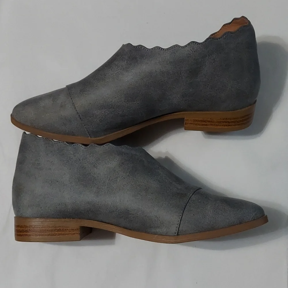 QUPID Gray Bootie Size 5.5